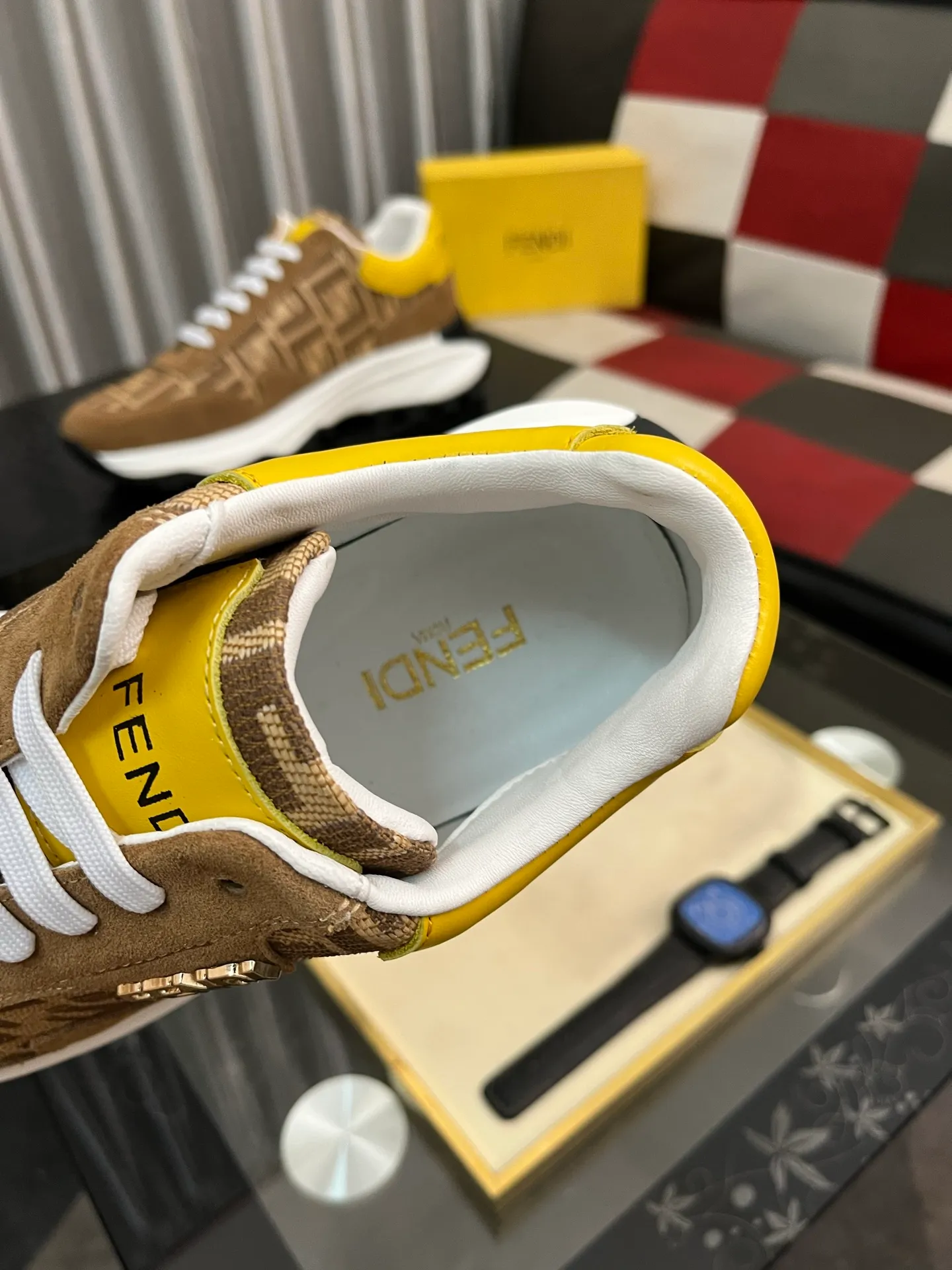 Men's Men's Shoes💰458⌚️⌚️[FENDI] Fendi's classic and comfortable men's, this complex sneaker is made of soft calfskin➕genuine leather lining➕original ultra-light rubber material with rough outsole. This unique light style is suitable for the casual and refined sensibility of this season. It is comfortable and natural on the feet. It is an everyday style for casual travel in autumn and winter! 38−443️⃣colors available